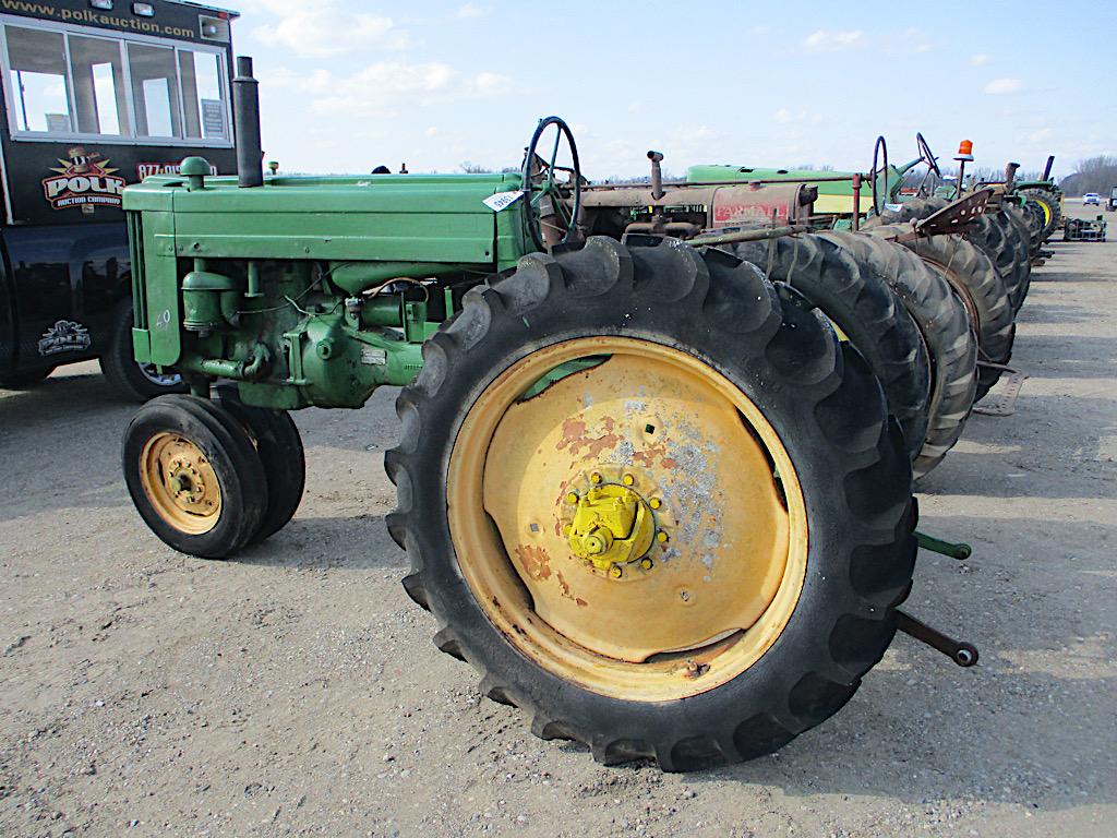 13945-JD 40 TRACTOR
