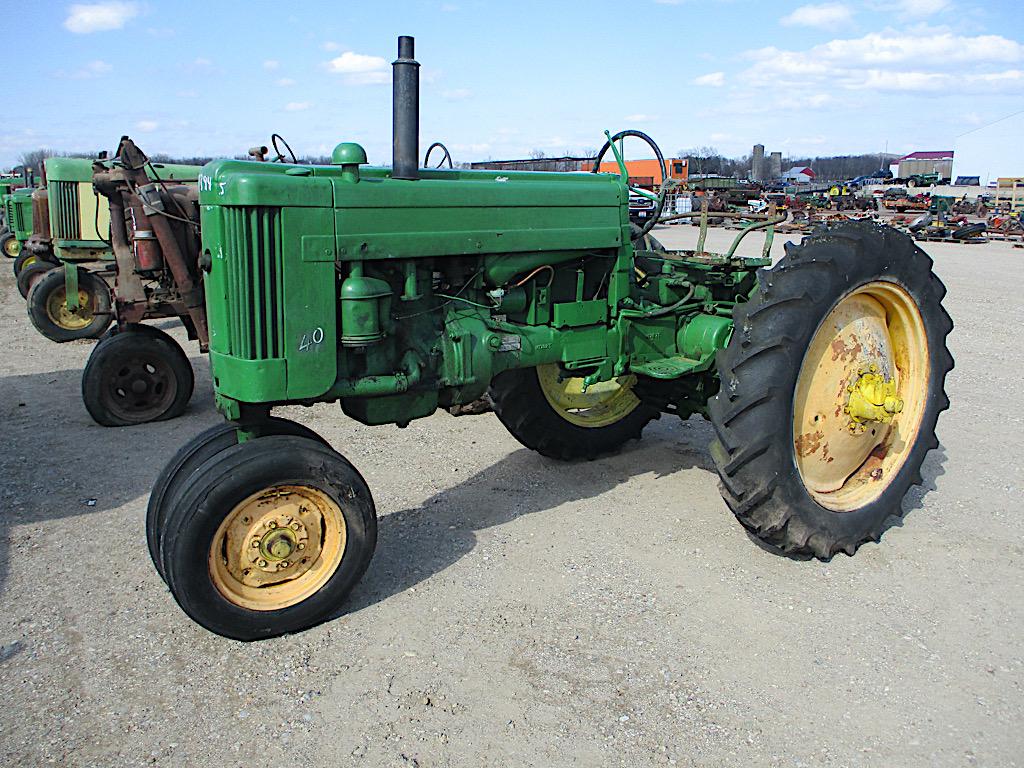 13945-JD 40 TRACTOR