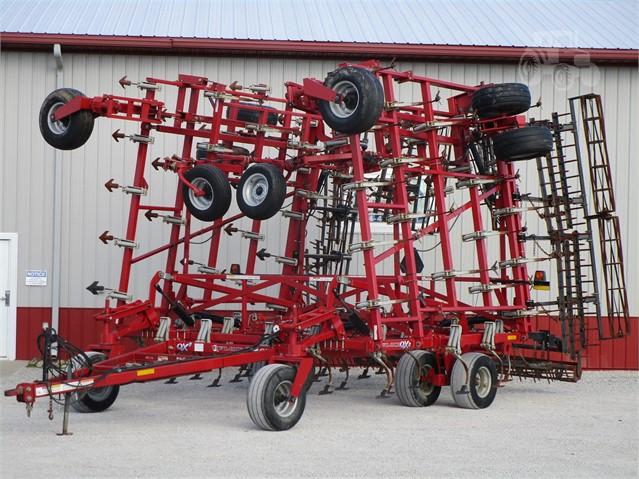 10919- WIL-RICH QX2 FIELD CULTIVATOR 47'