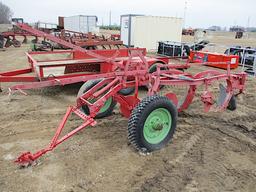 12335-IH 3 BTM PULL TYPE PLOW
