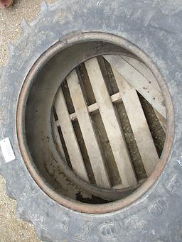 12442-13.6-28 TIRE