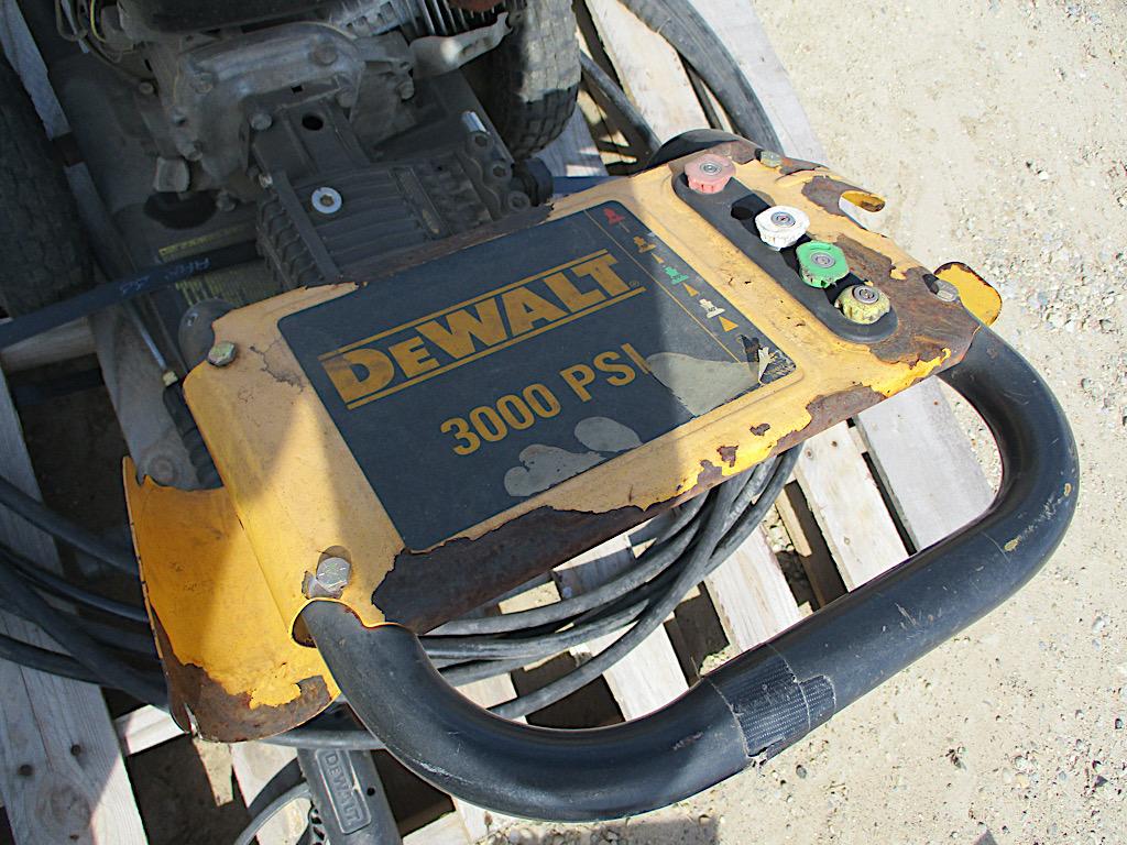 13447-DEWALT 3000PSI POWER WASHER