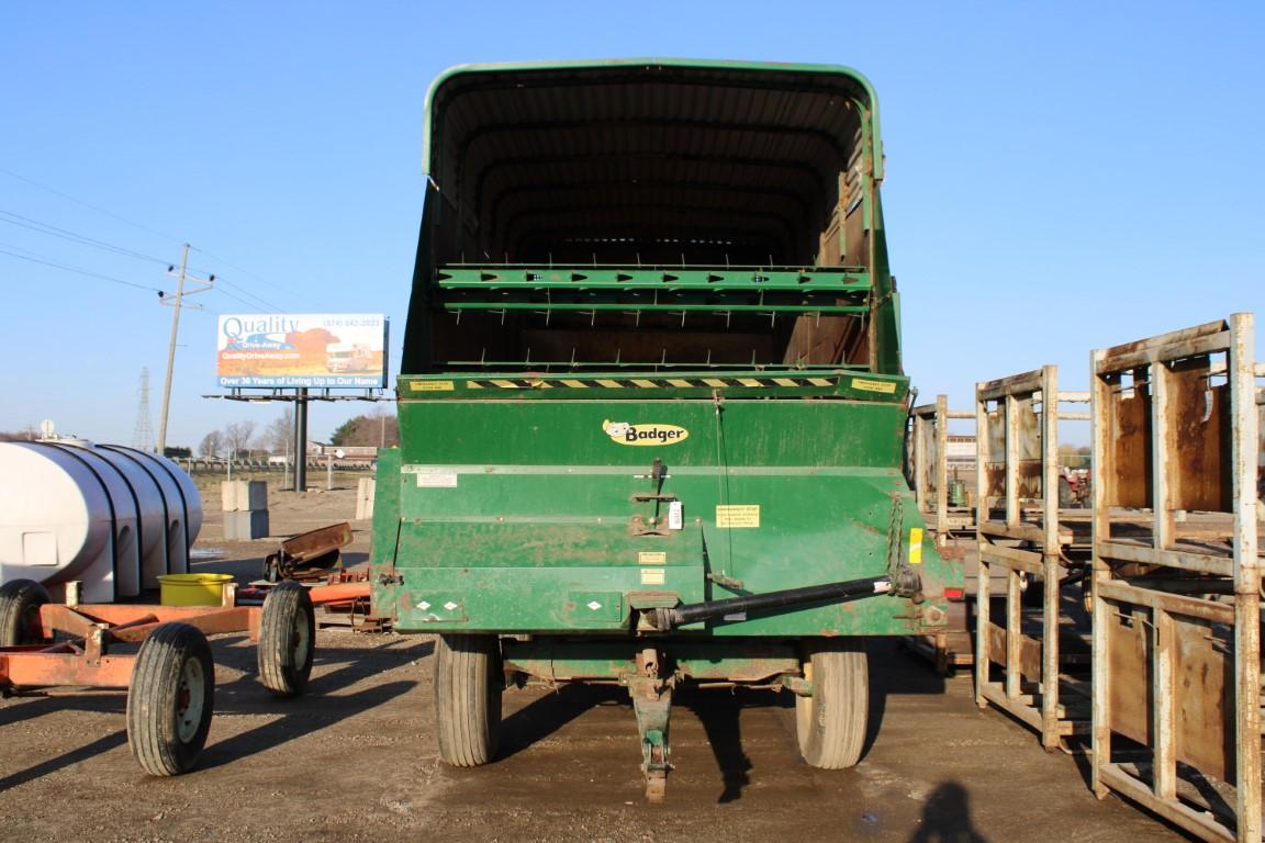 23696-BADGER FORAGE WAGON