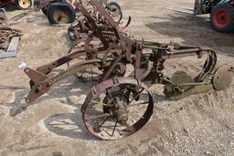 26627-JOHN DEERE 2 BTM PULL TYPE PLOW