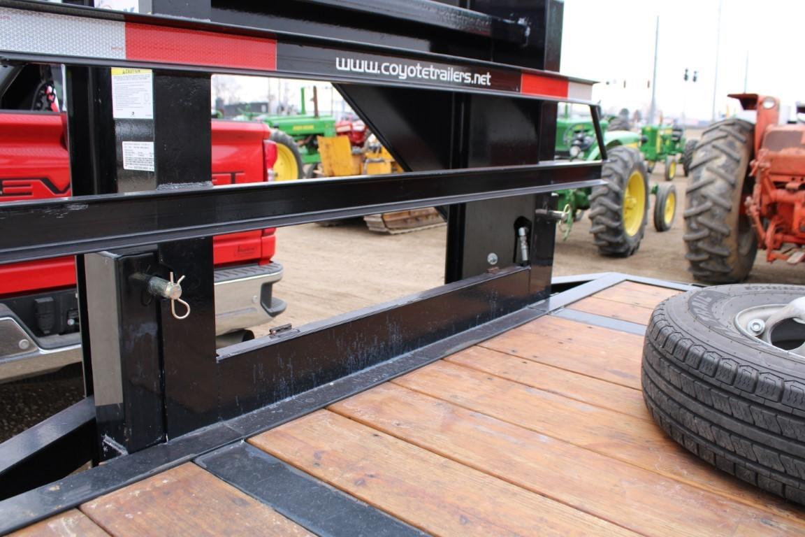 22836-COYOTE GOOSENECK TRAILER
