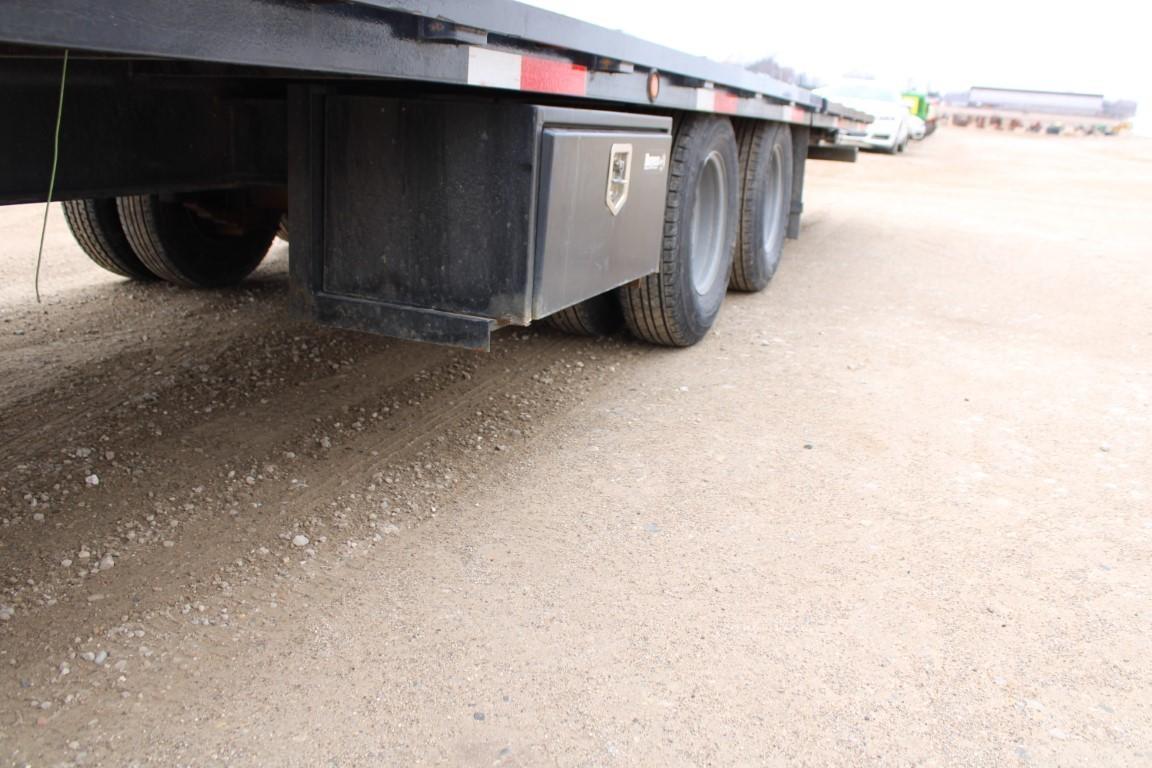 22836-COYOTE GOOSENECK TRAILER