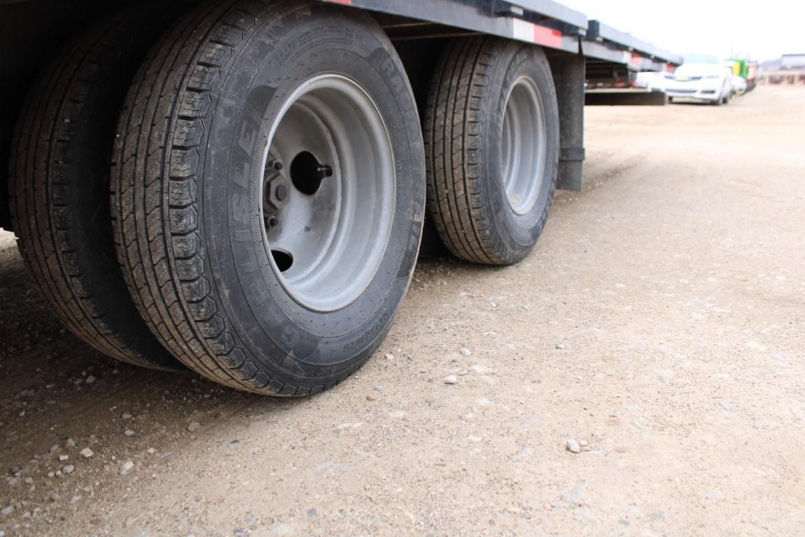 22836-COYOTE GOOSENECK TRAILER