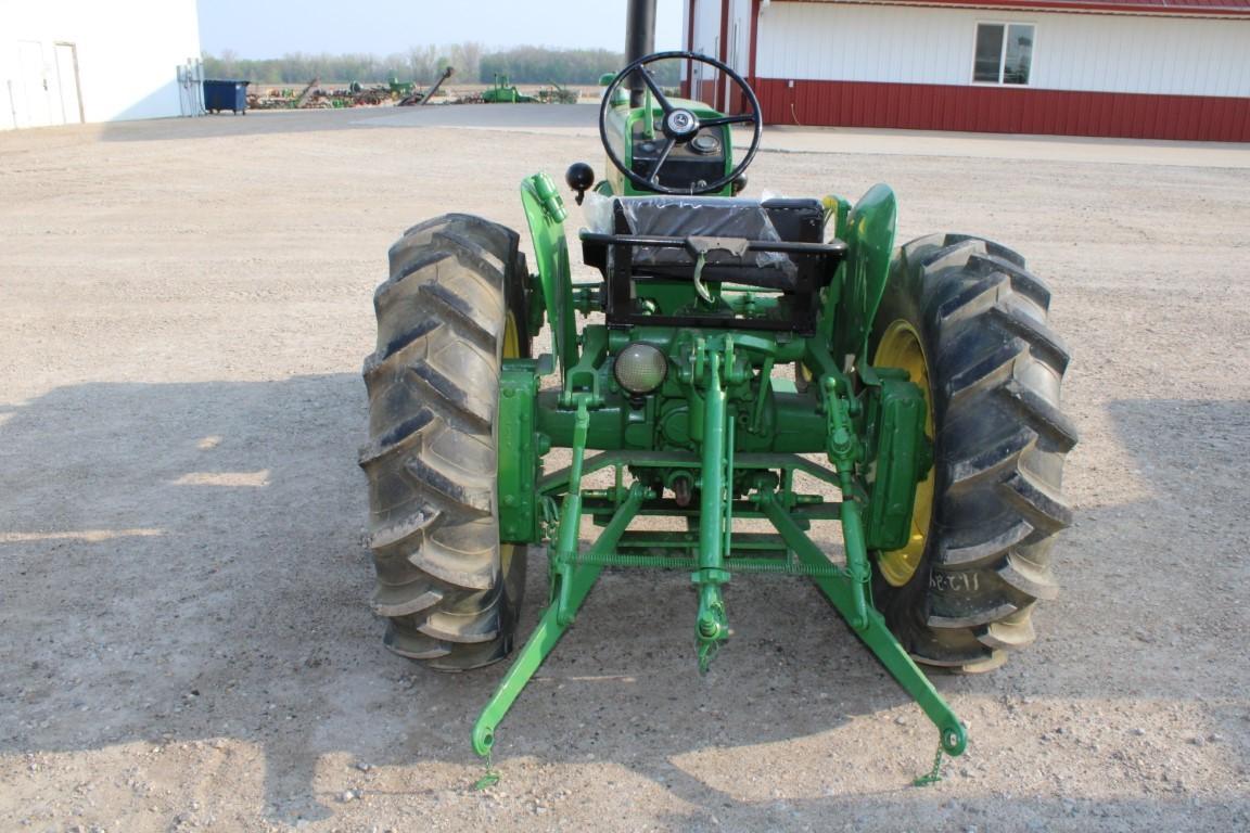 15150-JOHN DEERE 330 U