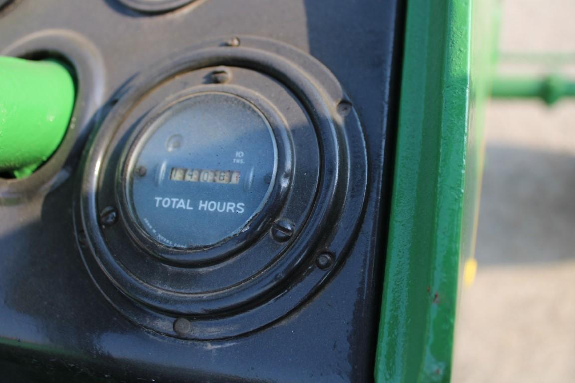 15150-JOHN DEERE 330 U