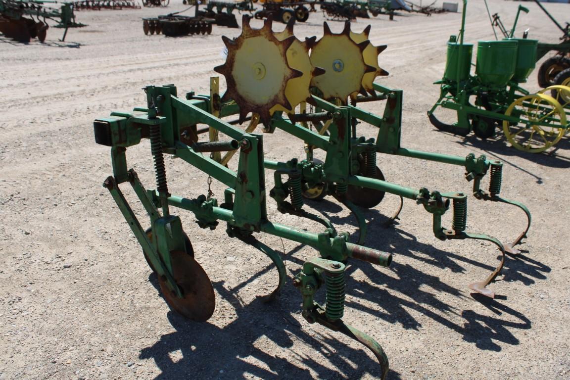 15271-JOHN DEERE 3-ROW CULTIVATOR