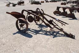 15297-JOHN DEERE 1 BTM PLOW
