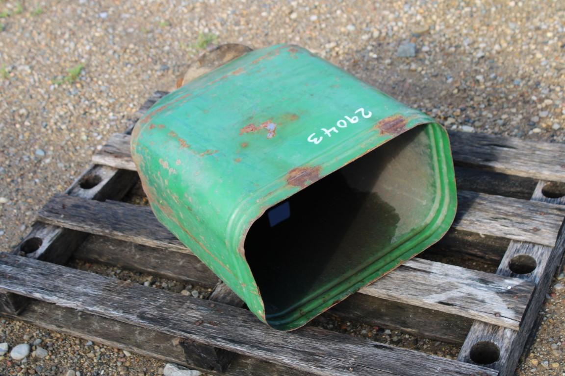JOHN DEERE PLANTER BOX