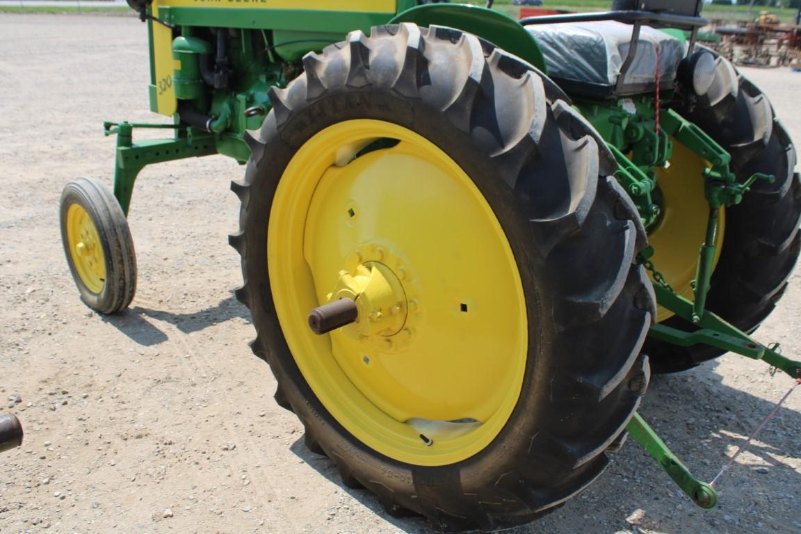 31569-JOHN DEERE 320V