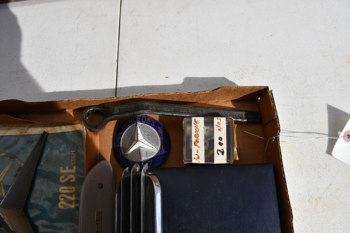 30906- BOX OF CAR ACCESSORIES