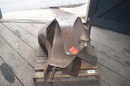 30512- PALLET OF FENDERS, (2) NEW PRODUCTION, ALL OTHERS ORIGINAL