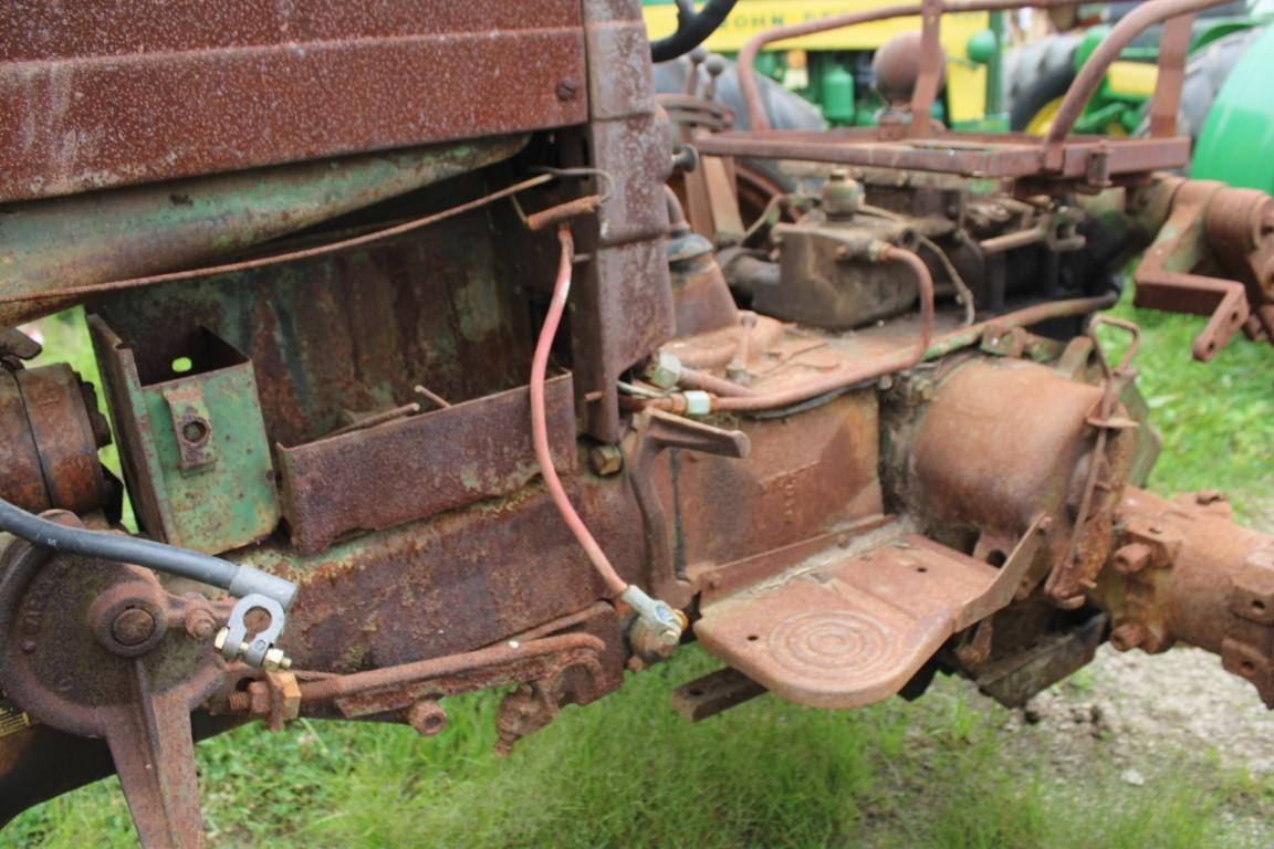 32031-JOHN DEERE 40 T