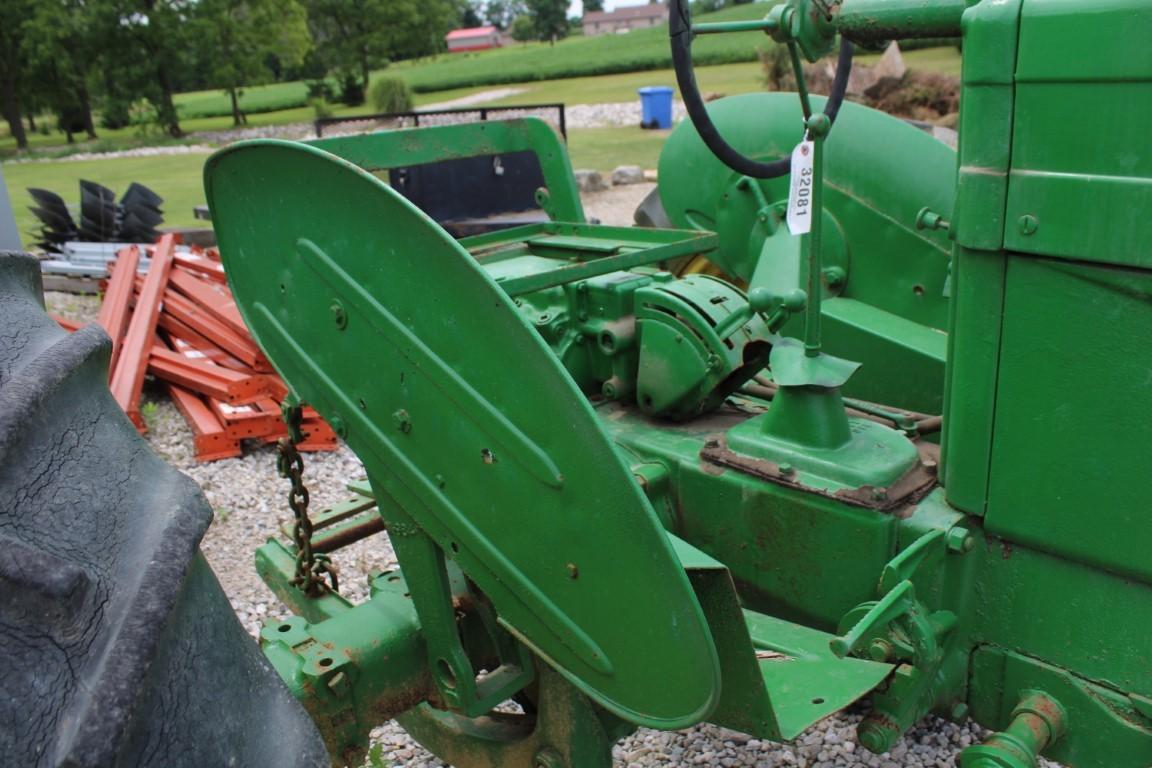 32081-JOHN DEERE MT