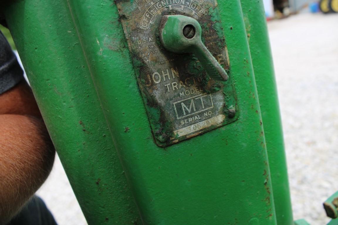 32081-JOHN DEERE MT