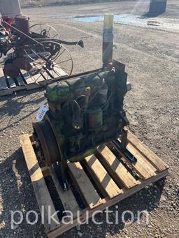 JOHN DEERE GAS ENGINE