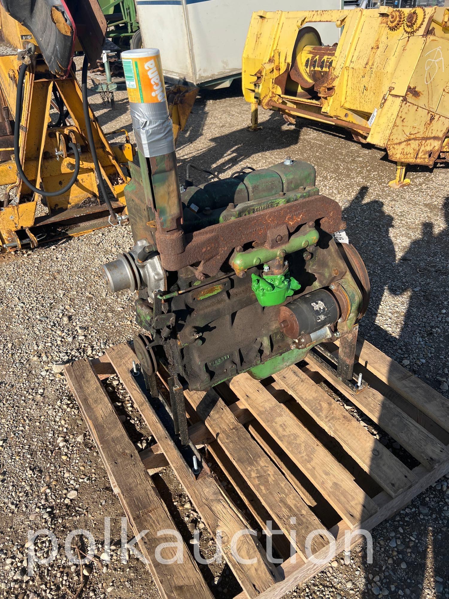 JOHN DEERE GAS ENGINE