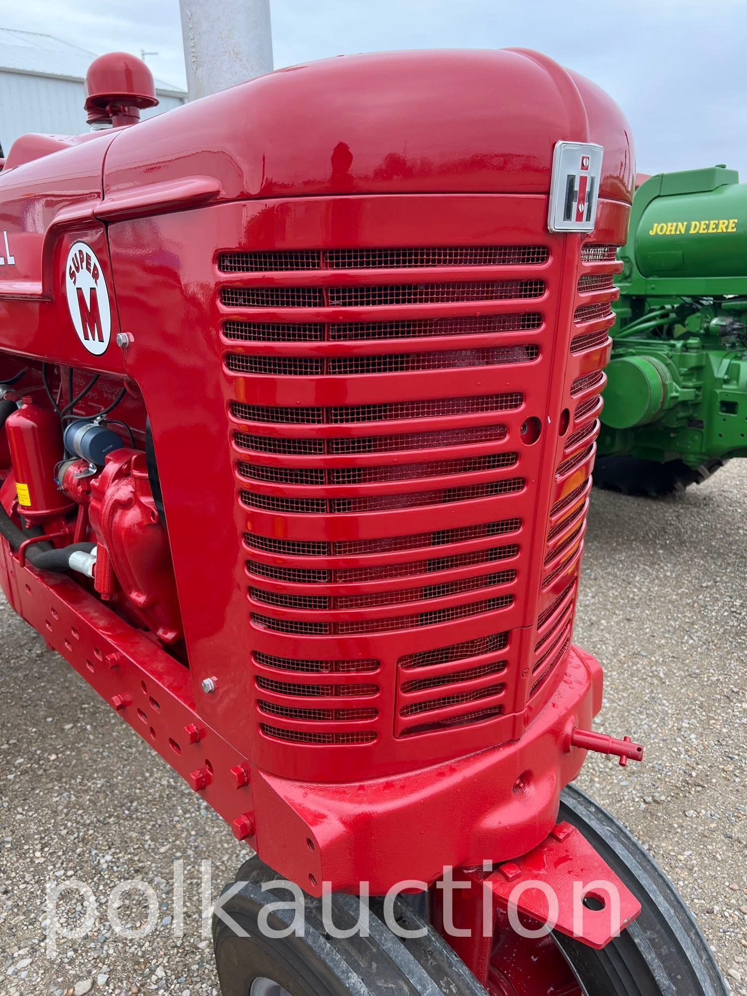 (1953) FARMALL SUPER M