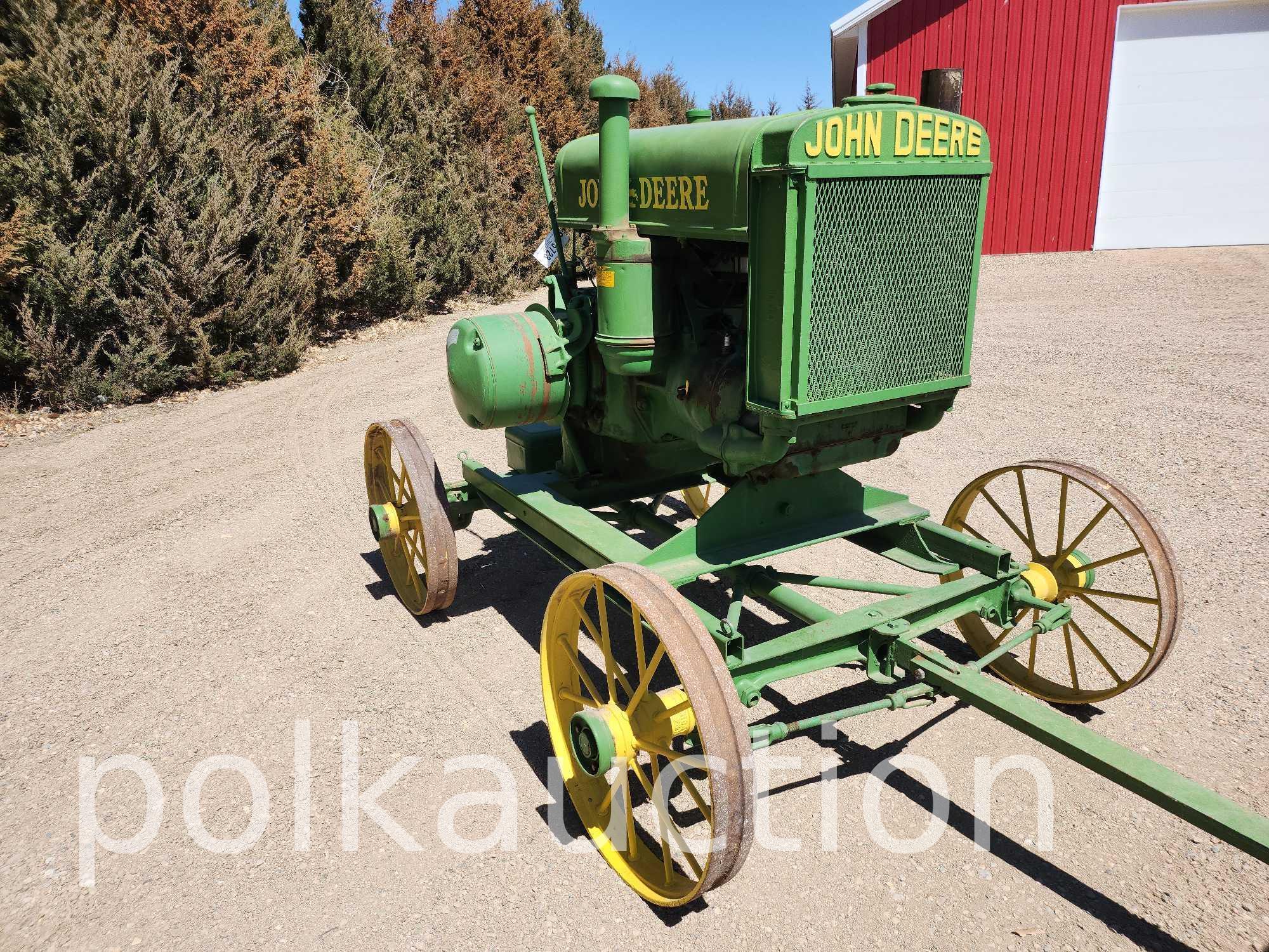 JOHN DEERE 'W' ENGINE ON CART