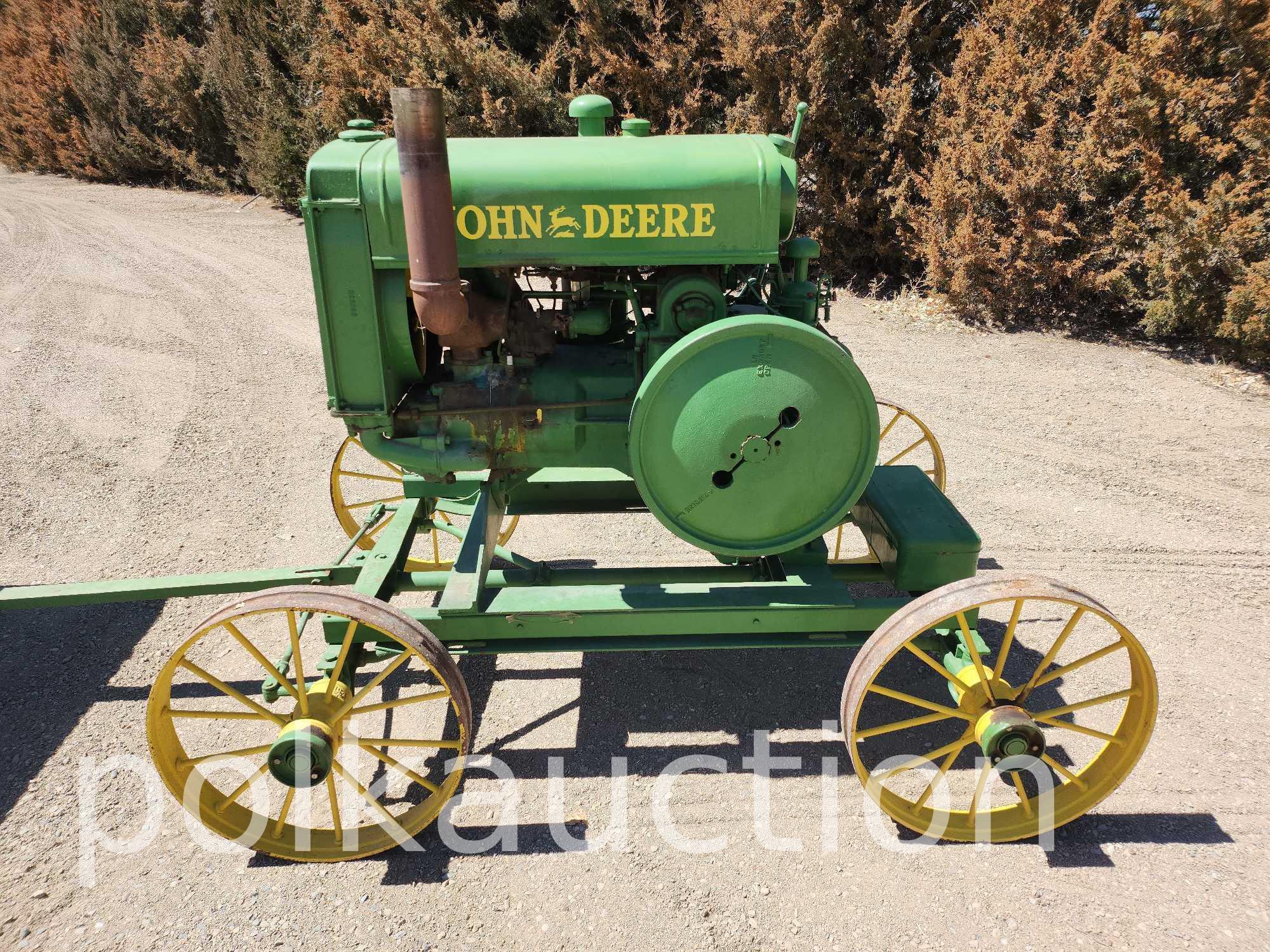 JOHN DEERE 'W' ENGINE ON CART