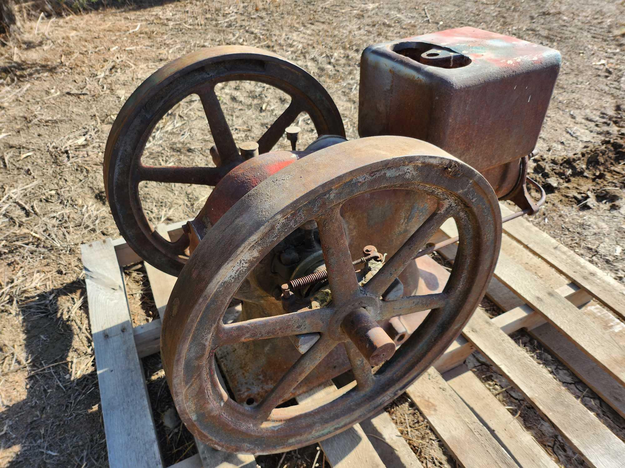 McCORMICK DEERING 3 HP ENGINE
