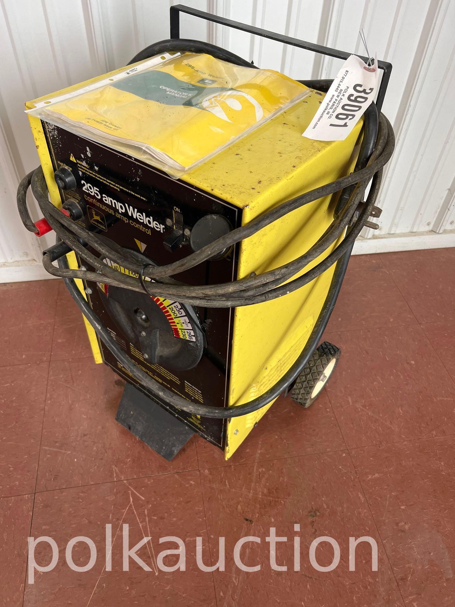 39061-JOHN DEERE WELDER