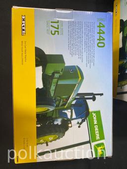 39323-(4) JOHN DEERE 4440 GOLD