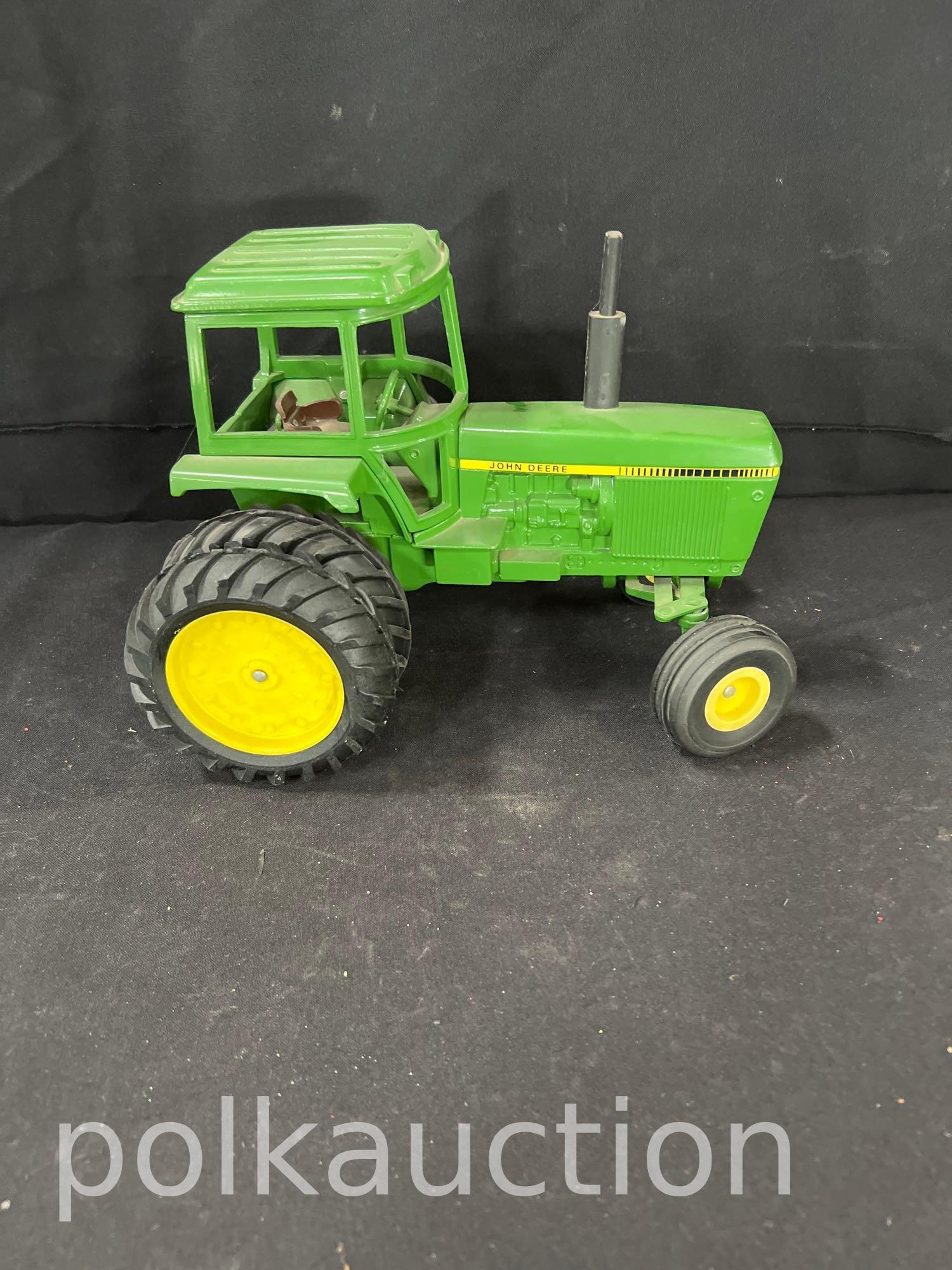 40287-JOHN DEERE 9400T + JOHN DEERE SERIES DUALS