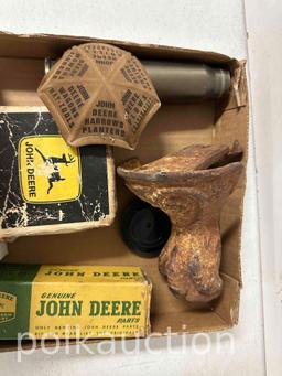 MISC JOHN DEERE COLLECTIBLES