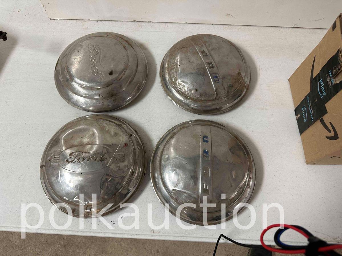 FORD HUB CAPS