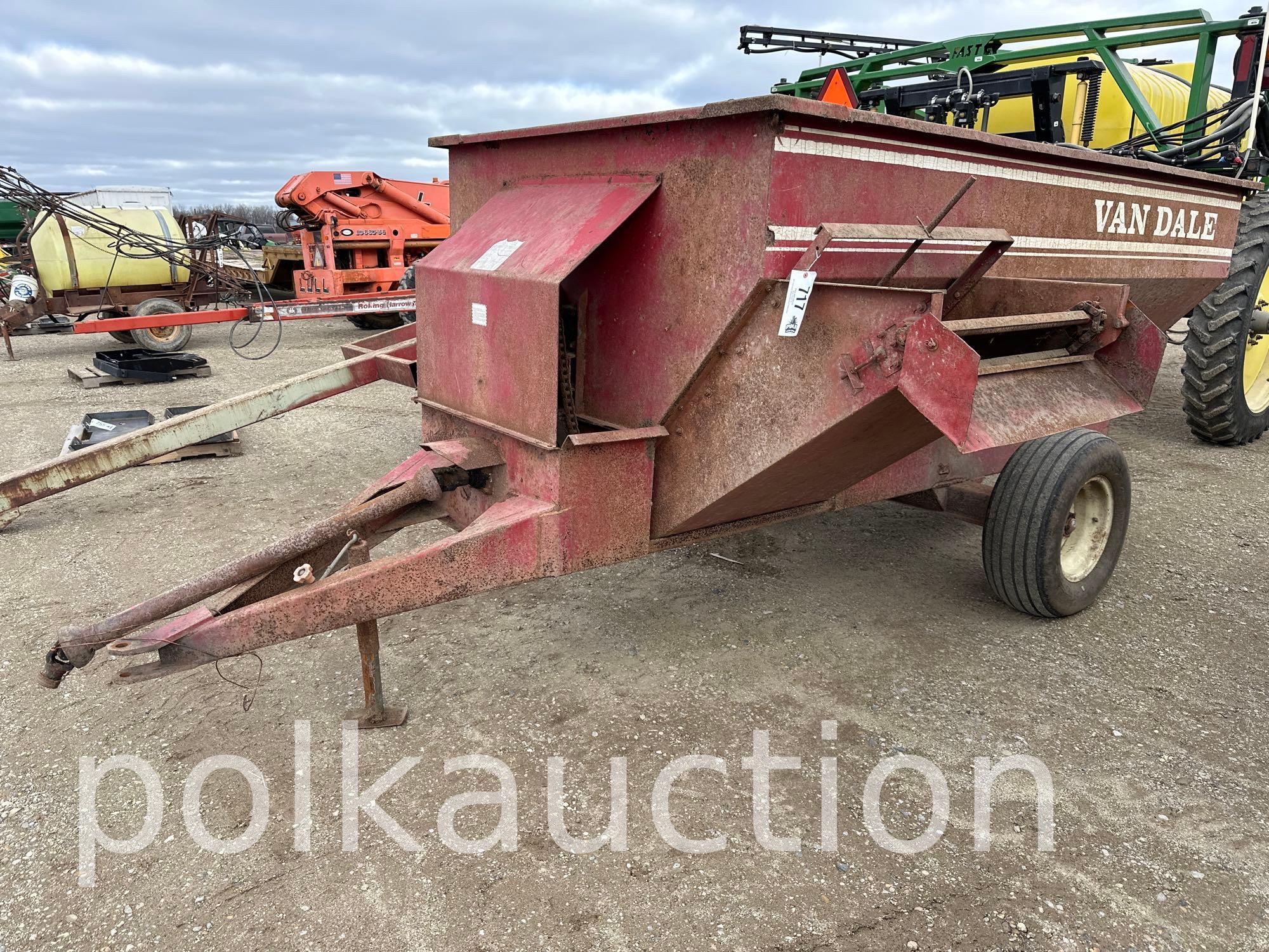 717-VANDALE FEED WAGON