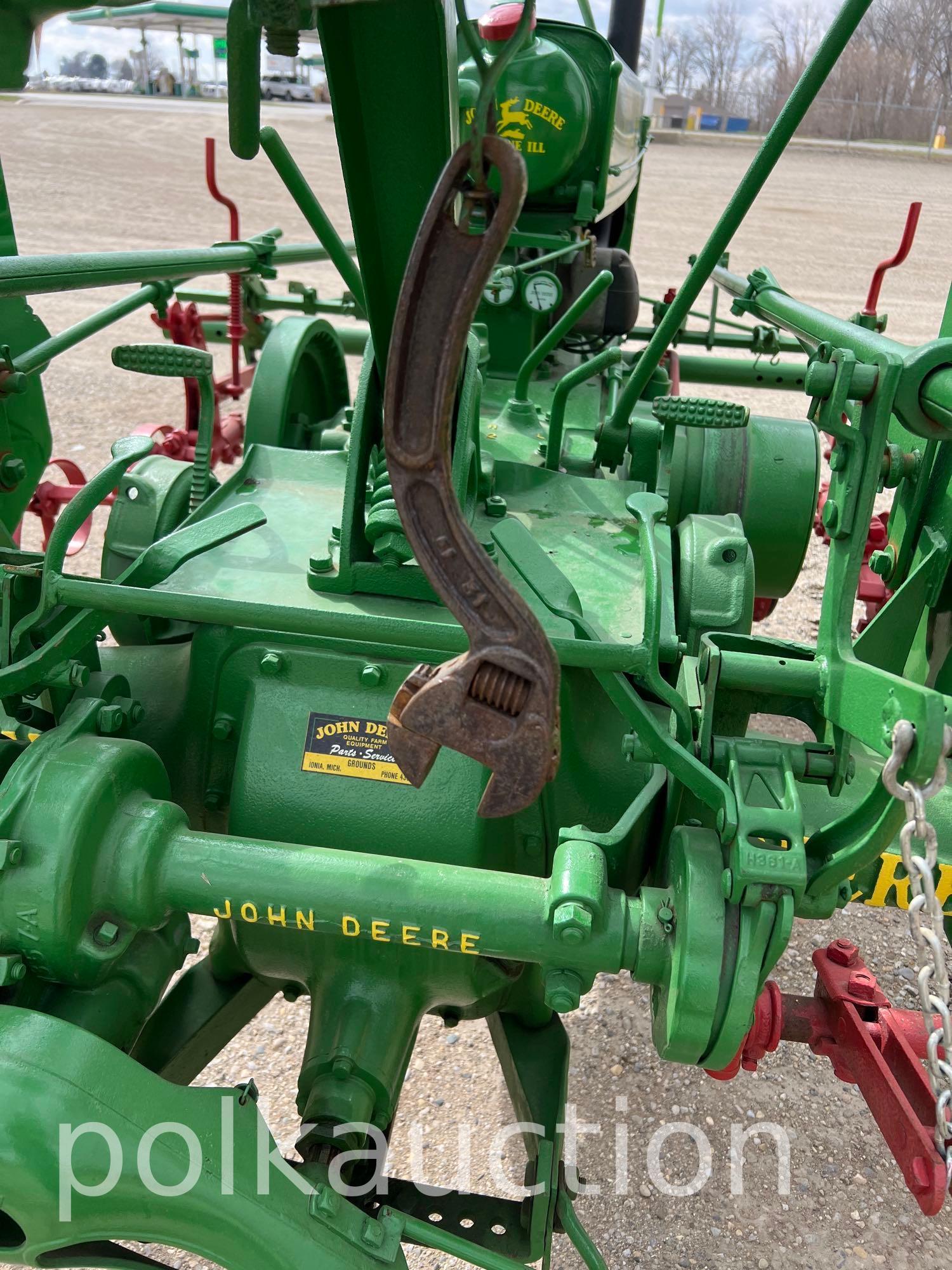 3781-JOHN DEERE B UNSTYLED (SN#54597)