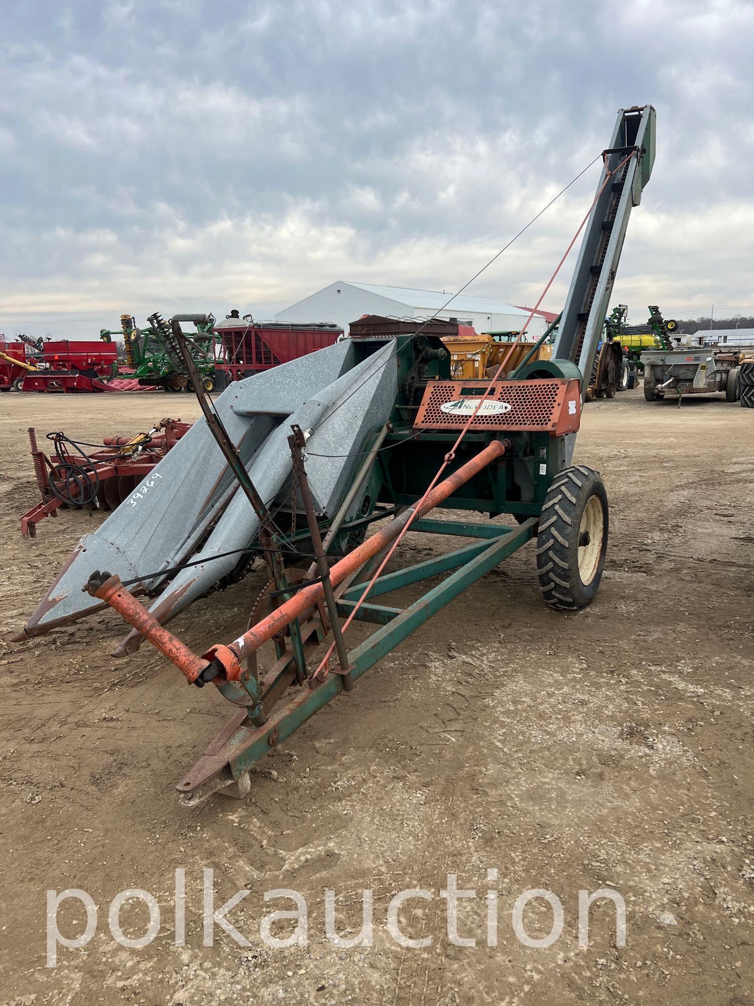 241-NEW IDEA 323 SINGLE ROW CORN PICKER