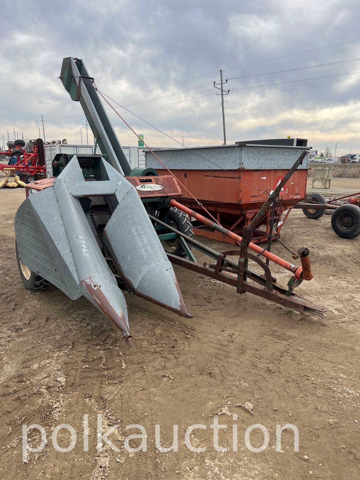 241-NEW IDEA 323 SINGLE ROW CORN PICKER