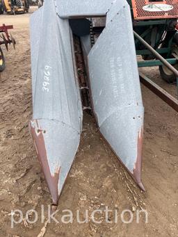 241-NEW IDEA 323 SINGLE ROW CORN PICKER
