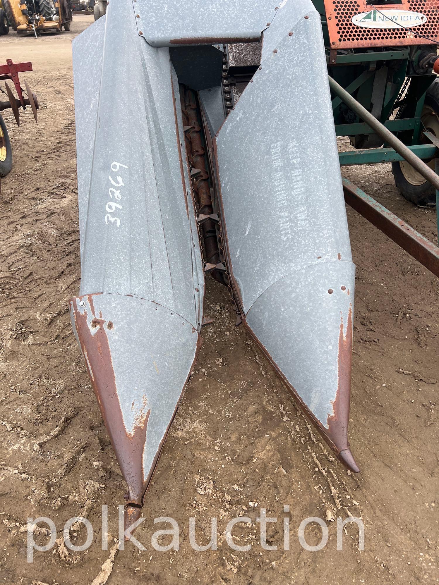 241-NEW IDEA 323 SINGLE ROW CORN PICKER
