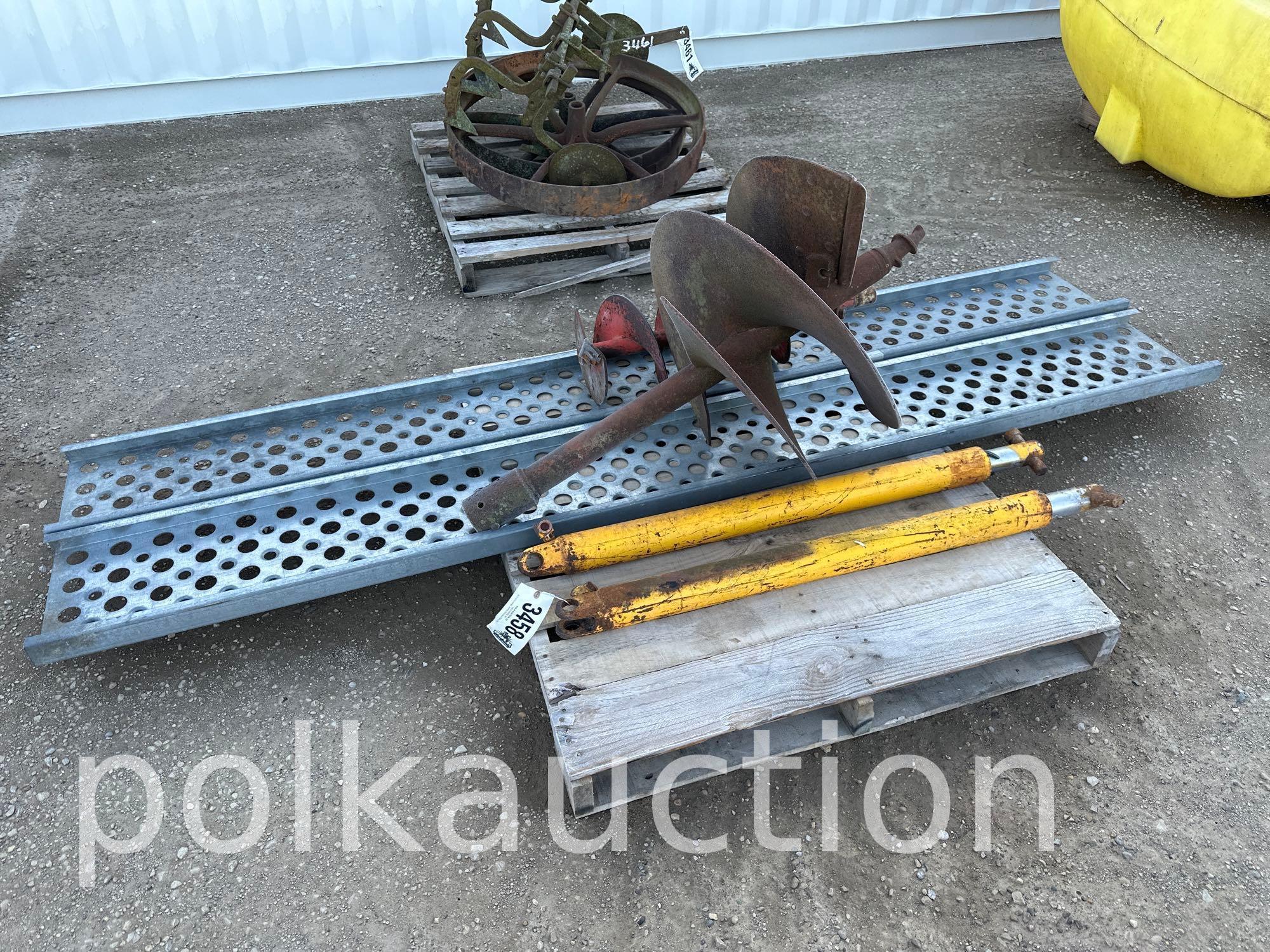 3458-MISC PALLET - RAMPS, ETC