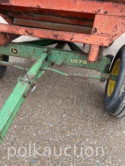 3788-JOHN DEERE 1075 RUNNING GEAR W/CENTER DUMP WAGON