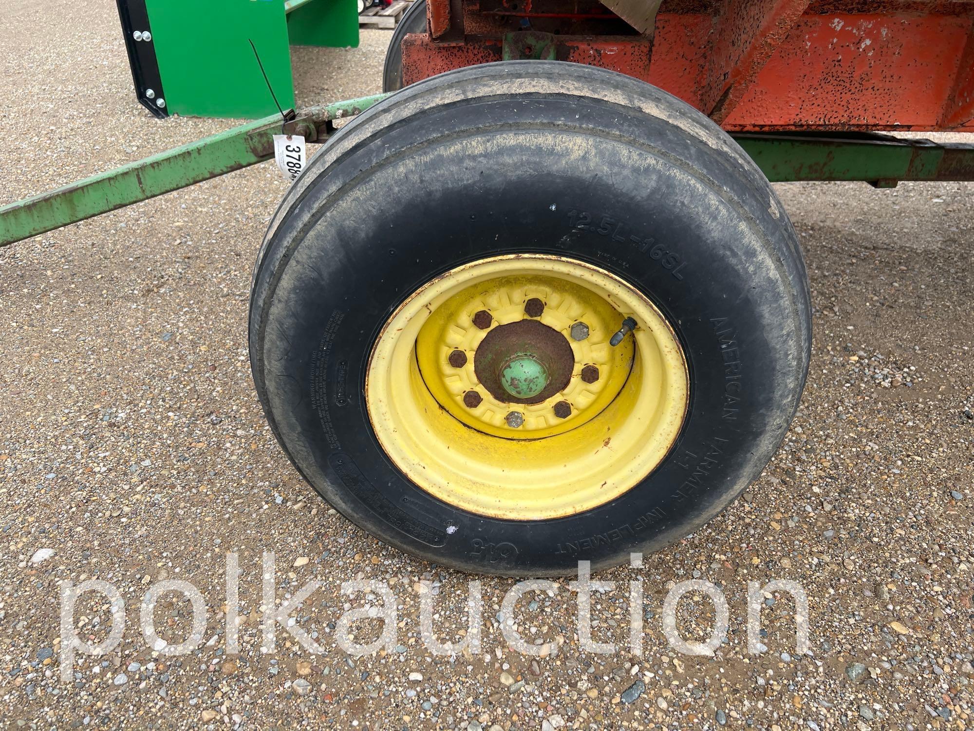3788-JOHN DEERE 1075 RUNNING GEAR W/CENTER DUMP WAGON