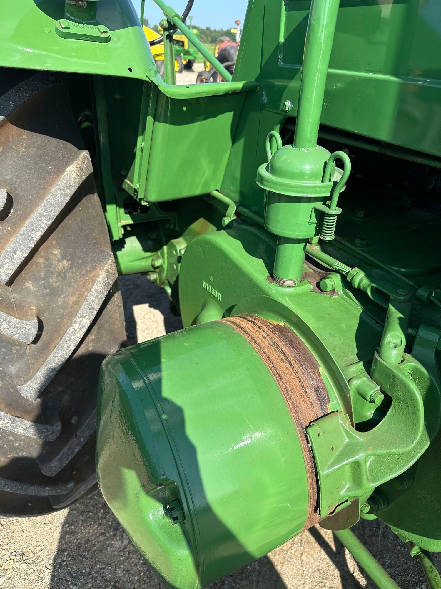 7279-JOHN DEERE D STYLED (SN# 152801)