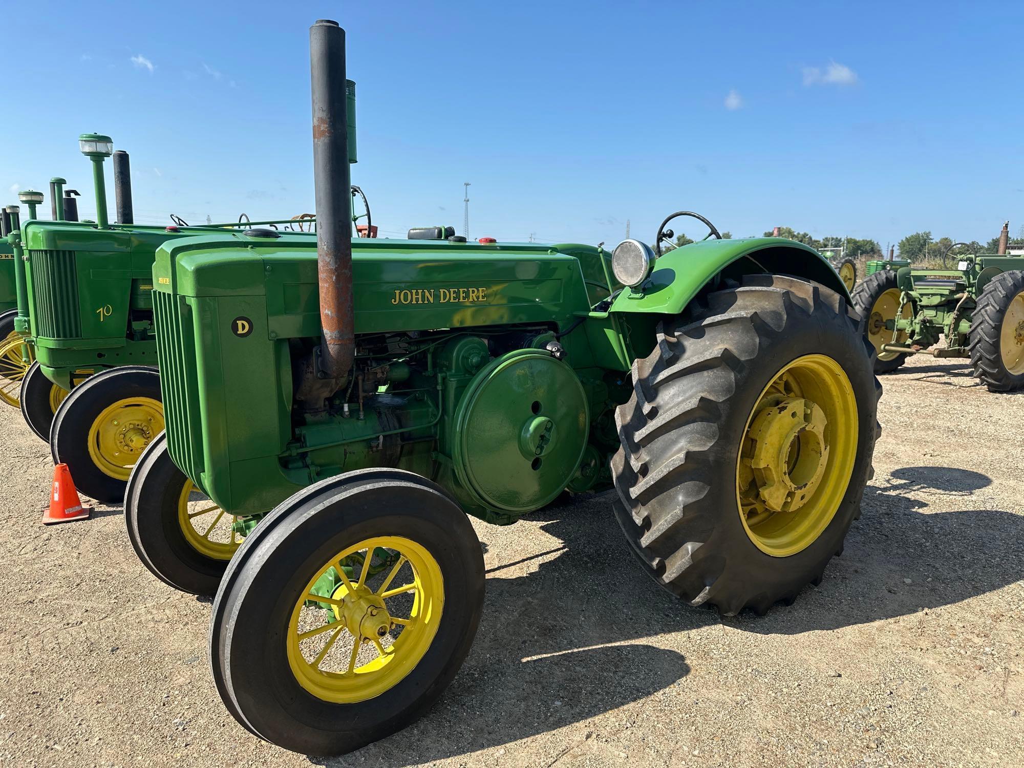 7279-JOHN DEERE D STYLED (SN# 152801)