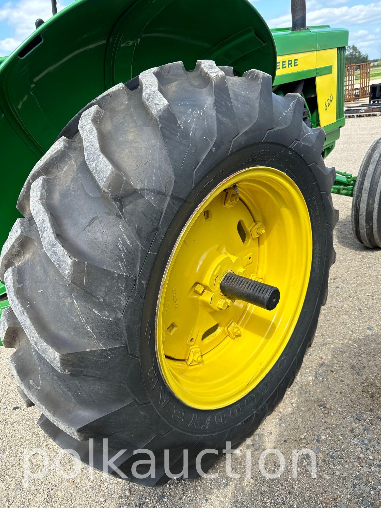 7311-JOHN DEERE 620 G STD (SN# 6211231)