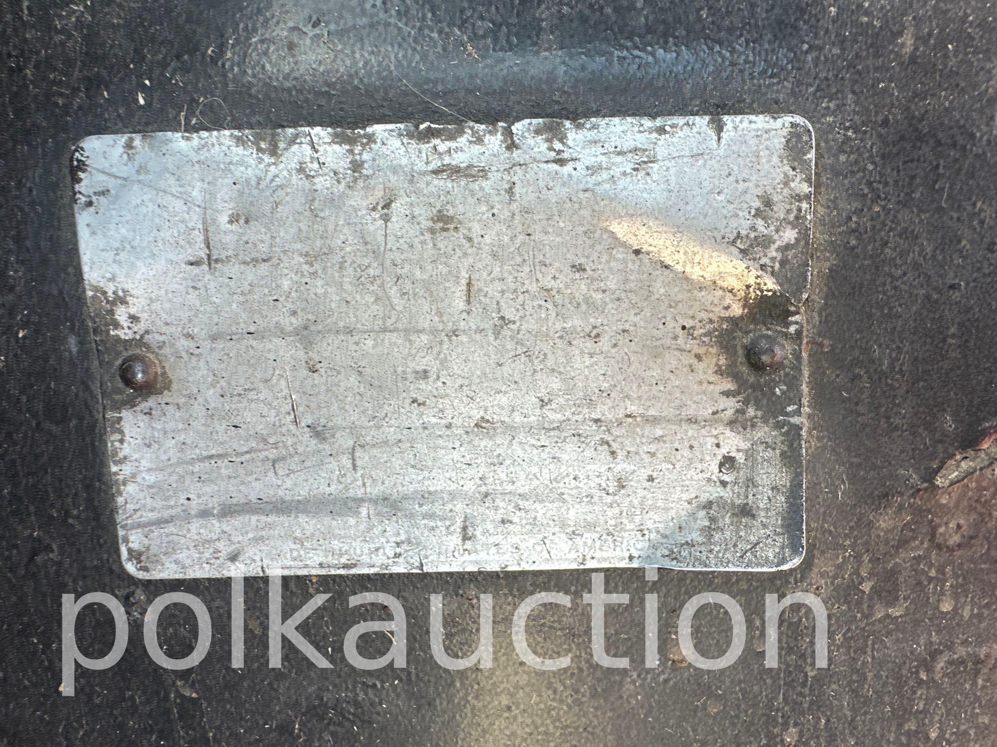 7321-INTERNATIONAL 1086 (TAG UNREADABLE)