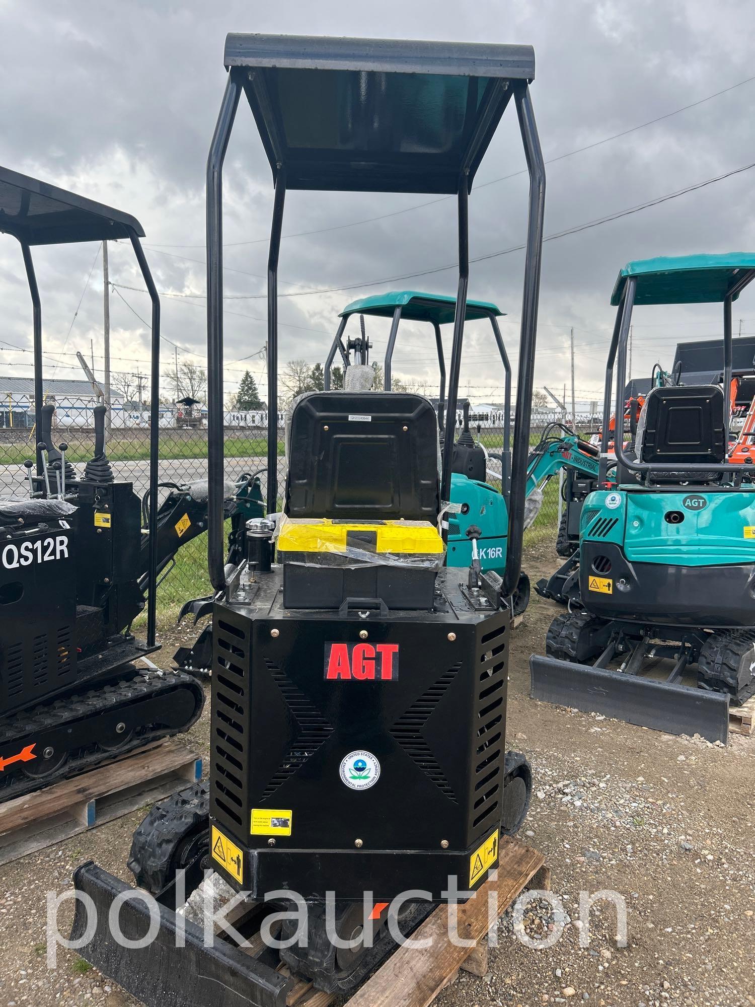 MINI EXCAVATOR-w/ BUCKET, RIPPER, 2'8'' STICK, AUX HYD, DOZER & CANOPY