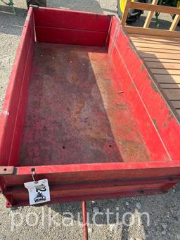 10502 - SMALL RED TRAILER WAGON (