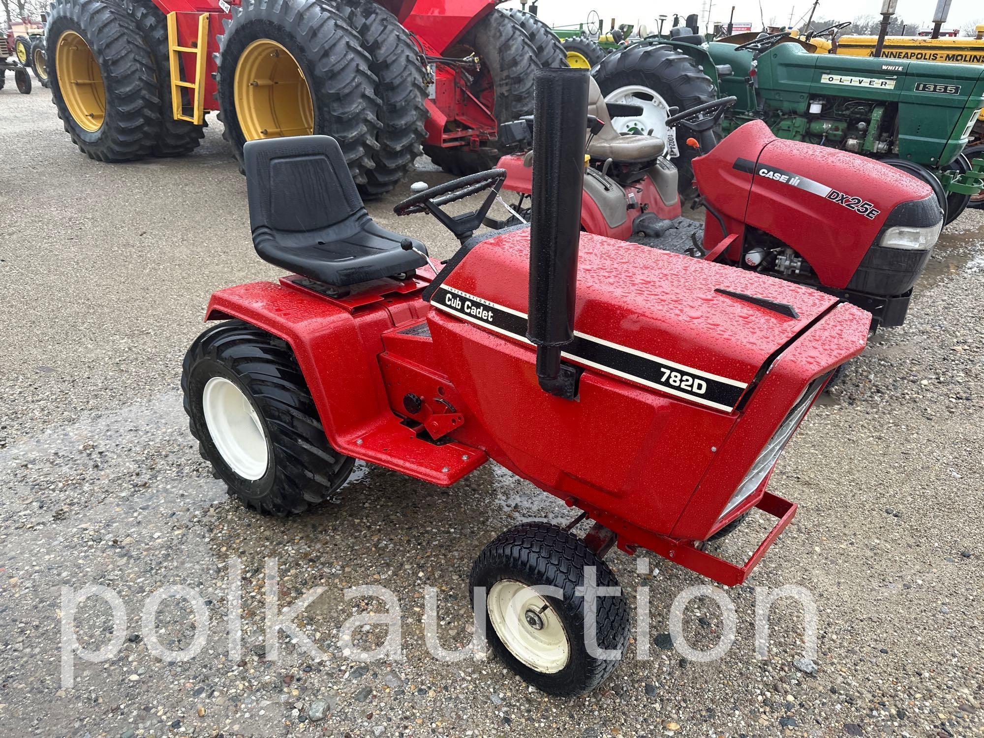 10560 - CUB CADET IH 782 DIESEL (SN# 205060U737578)