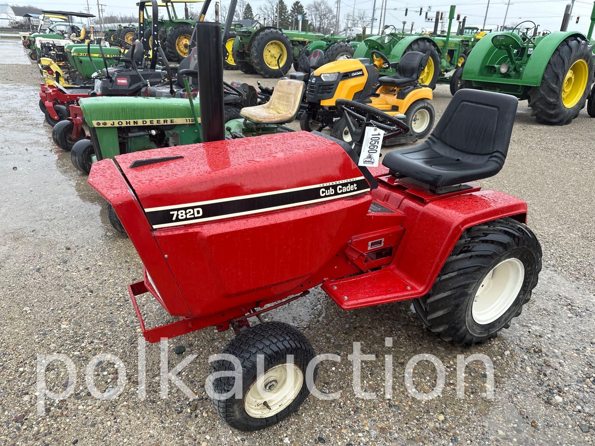 10560 - CUB CADET IH 782 DIESEL (SN# 205060U737578)